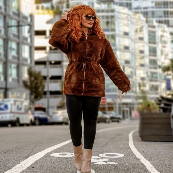 Elie Tahari Faux Fur Coat Tawny Size Small - Picture 5 of 10